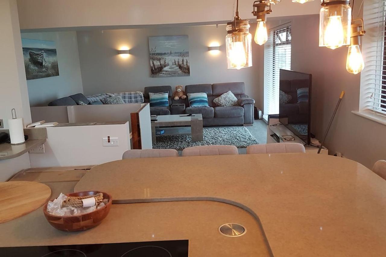 3 Bedroom Deganwy Sea View Beach House Ll31 Exteriér fotografie